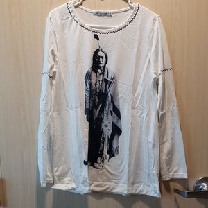 MISSLOOK Sitting Bull Graphic White With Black Detail Long Sleeve T-shirt SZ  M